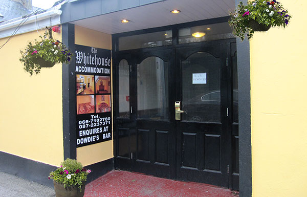 Entrance to Whitehouse Tralee Accommodation in Chute's Lane